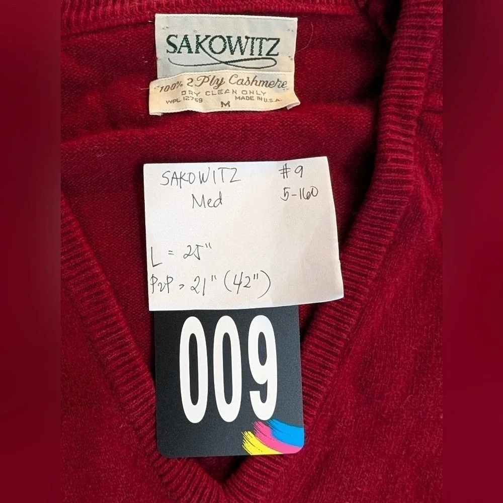 Sakowitz Mens Red 100% 2 Ply Cashmere V-Neck‎ Sweater Vintage Made in USA Medium